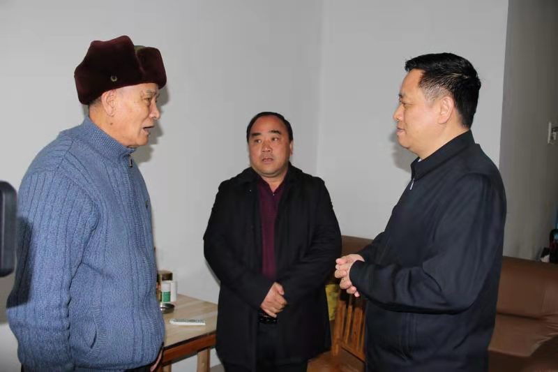 1862484860.jpg 1862484860.jpg